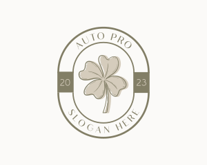 Rustic Clover Leaf logo