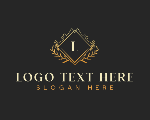 Luxury Wreath Wedding Planner logo