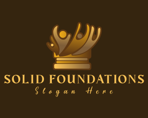 Gold People Crown logo