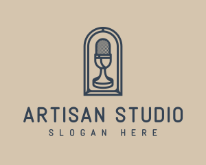 Deluxe Microphone Studio logo design