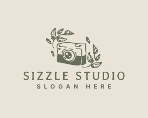 Retro Camera Studio logo design