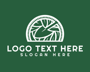 Shovel Plant Farm Logo