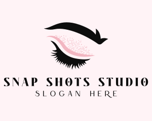 Makeup Beauty Vlogger logo