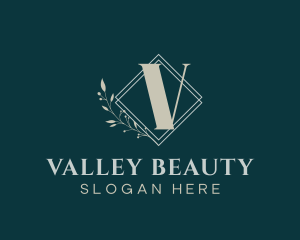 Deluxe Beauty Boutique logo design