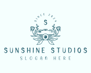 Vintage Camera Studio logo design