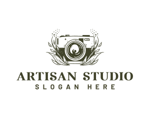 Camera Vintage Studio logo design