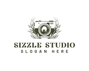 Camera Vintage Studio logo design