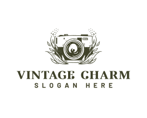 Camera Vintage Studio logo design